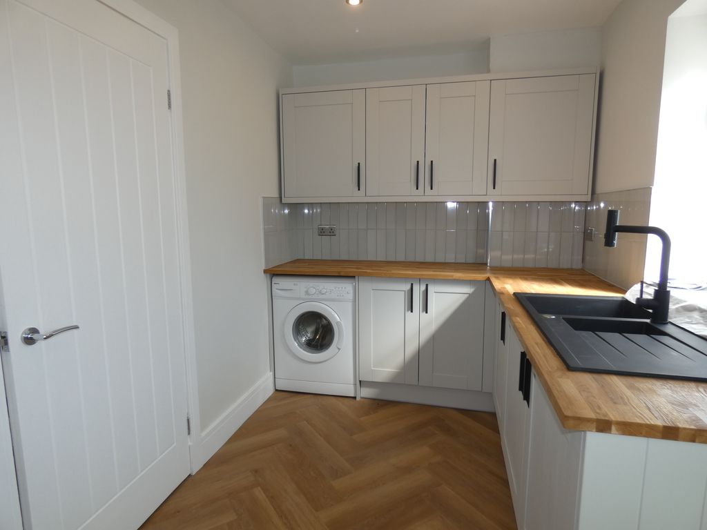 Kitchen/Breakfast- click for photo gallery